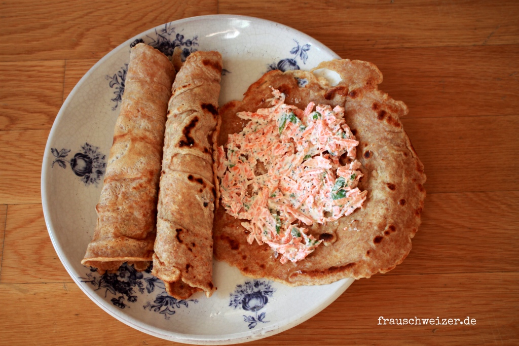 Dinkelpfannkuchen mit Karotten Ziegenkaese Fuellung