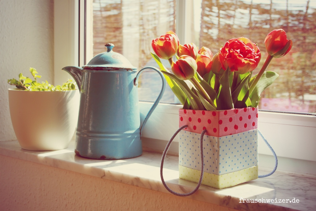 Blumenvase mit Tetrapacks basteln, DIY Anleitung