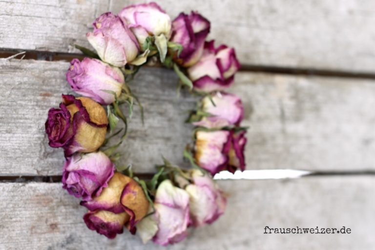 handgemachter-kranz-rosen-naturmaterial