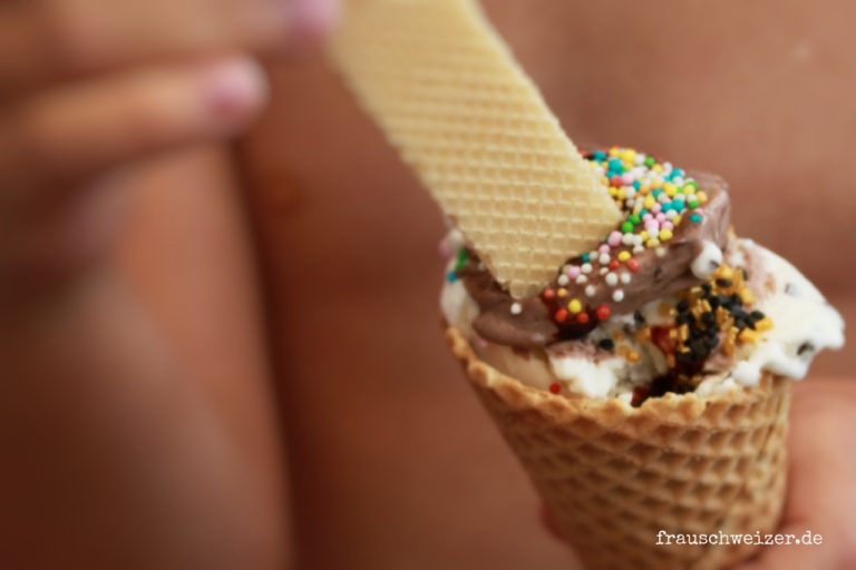 kindergeburtstag-poolparty-mottoparty