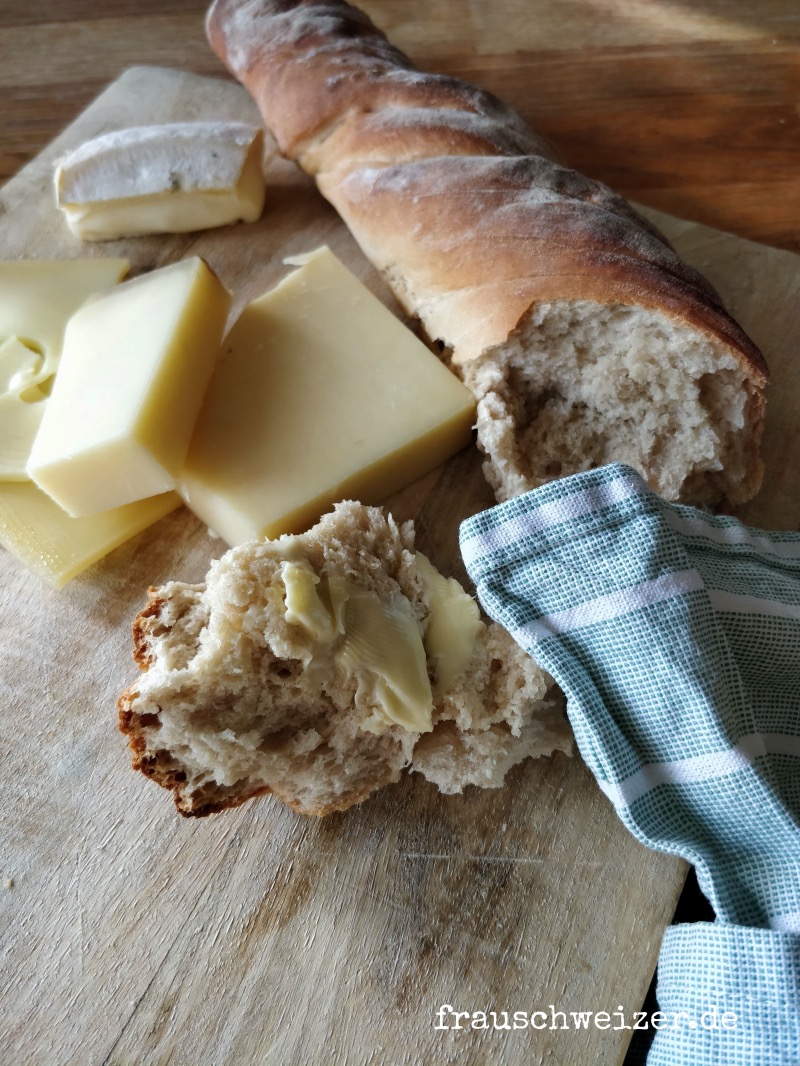 Brot backen mit Dinkelmehl - ein wahnsinnig leckeres Rezept!