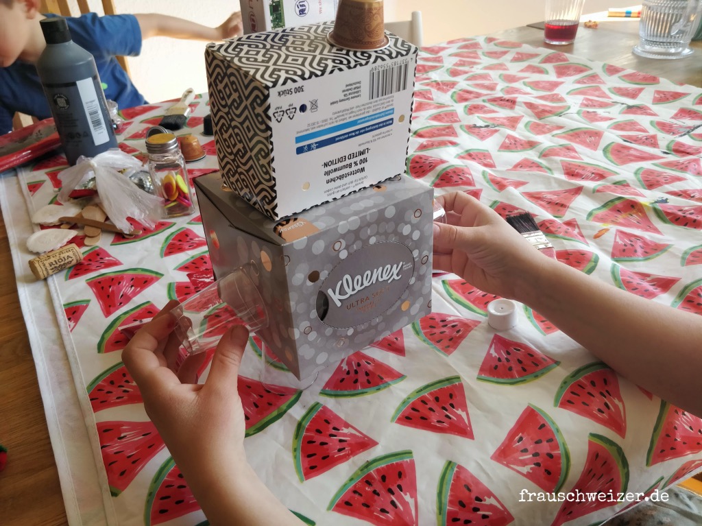 Roboter aus Karton selber bauen