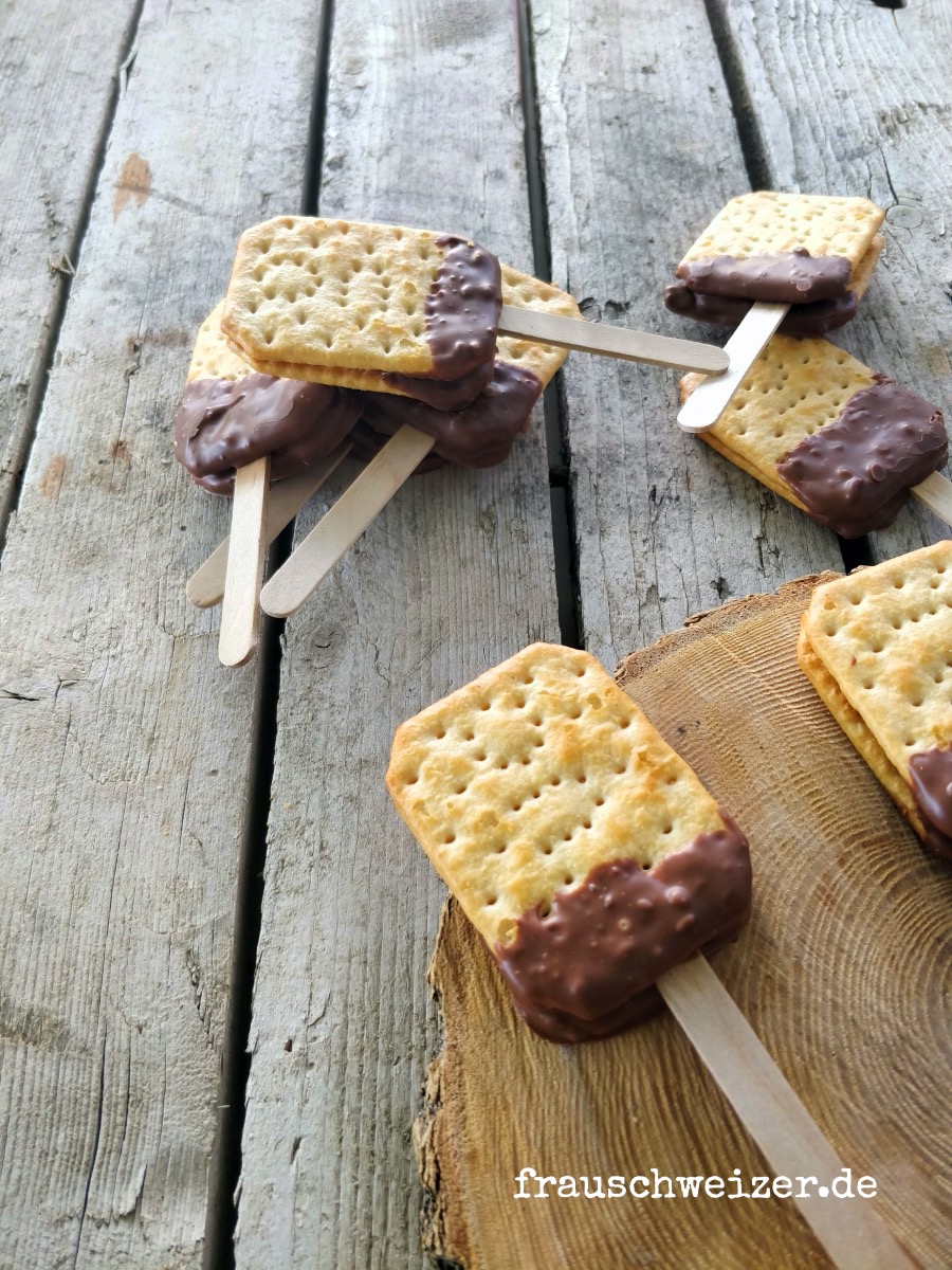 Tuc Kekse mit Schokolade - ein leckere Idee für salzig-süss!