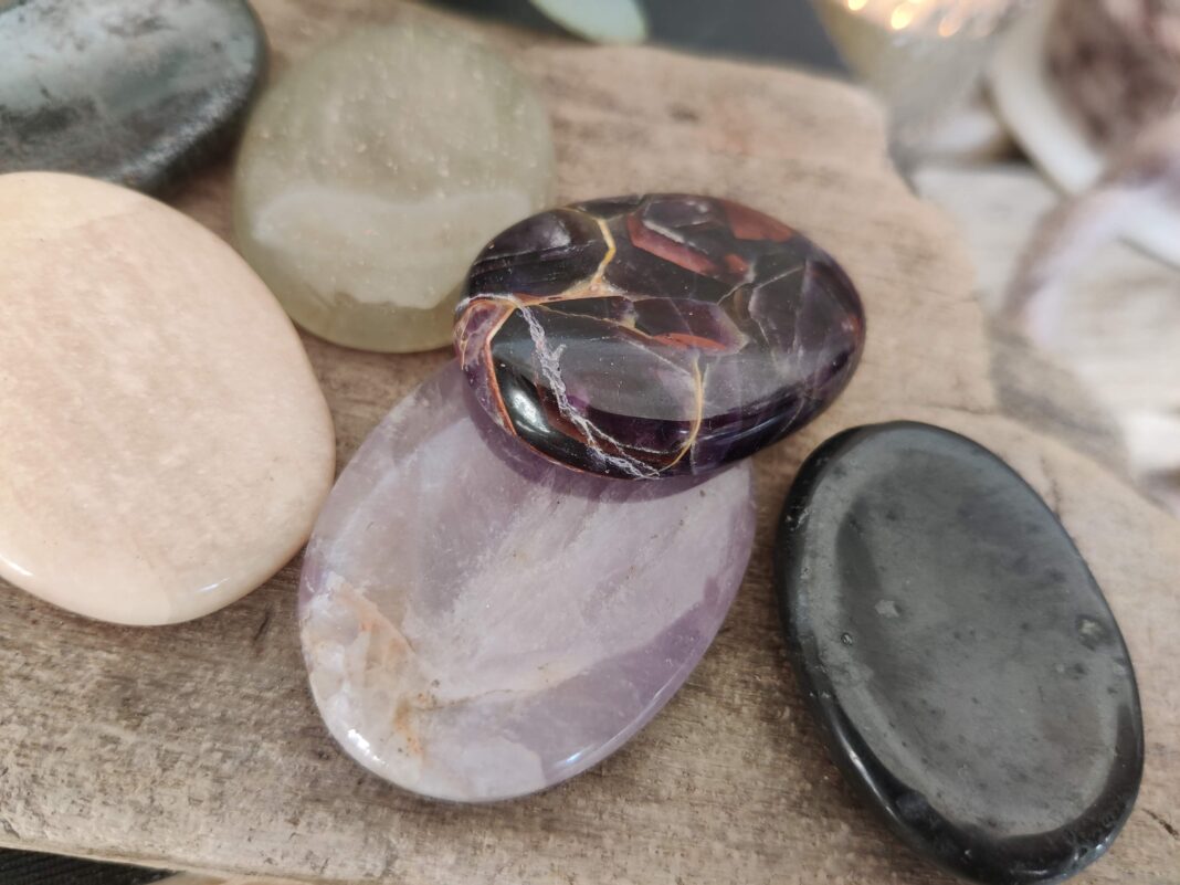 Sorgensteine oder Daumensteine – für Achtsamkeit und Trost